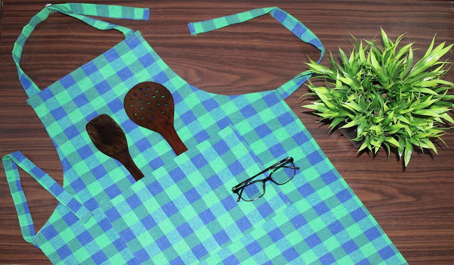 GLUN Waterproof Unisex Kitchen Checkered Design Apron with 2 Front Centre Pocket With Adjustable Neck Strap (Pack Of 2) - Image 4