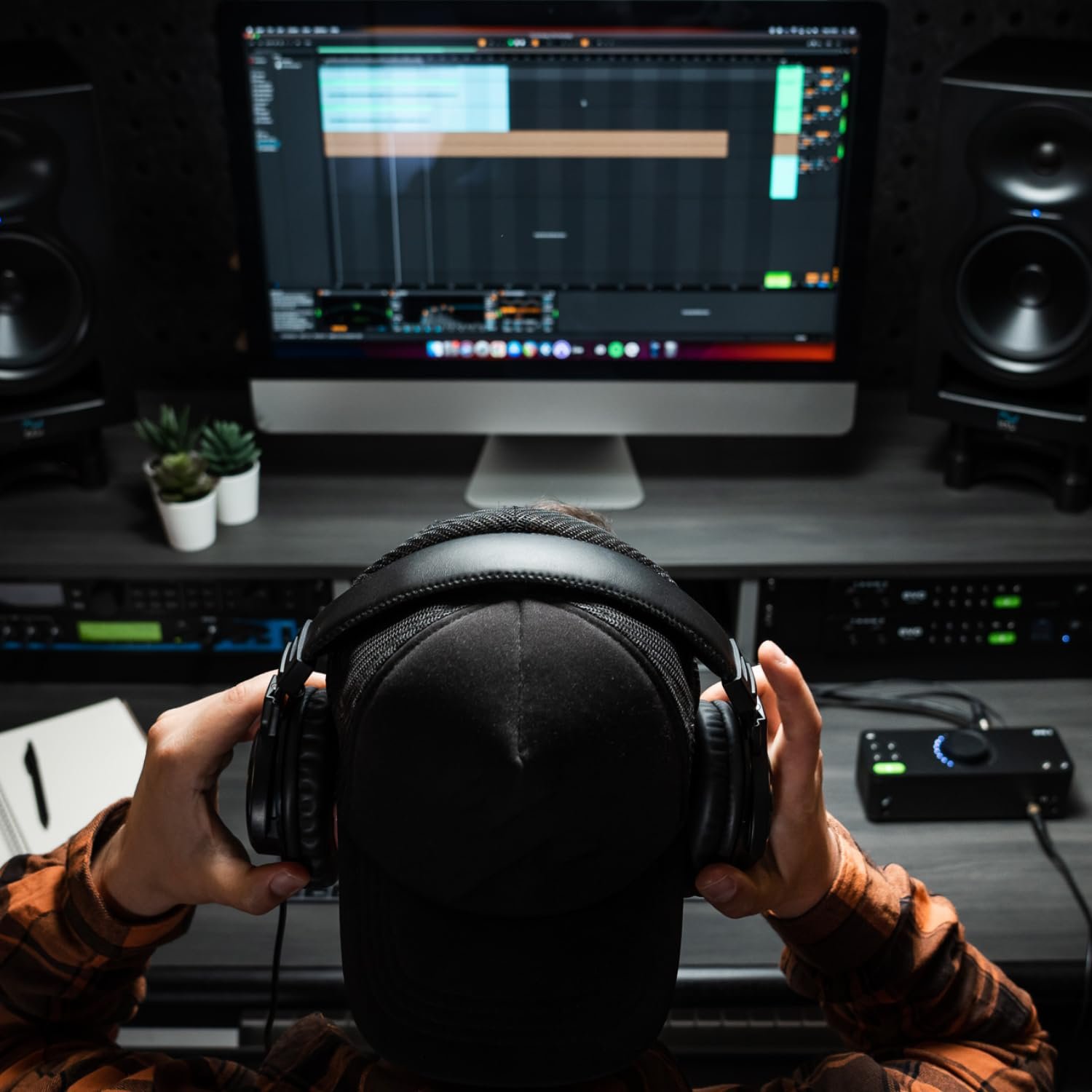 Audient EVO 8 4x4 Professional USB Audio Interface with 4 EVO Preamps, 2 Stereo Speaker Outputs, 2 Headphone Outputs, SmartGain, JFET Instrument Input, Audio Loopback for Live Streaming & Free Recording Software Bundle - Image 5